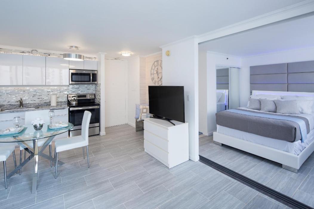 Waikiki Banyan Modern One Bedroom Free Parking Гонолулу Екстер'єр фото