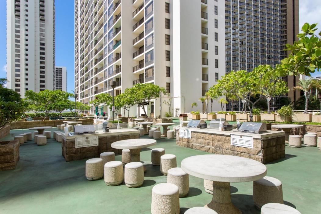 Waikiki Banyan Modern One Bedroom Free Parking Гонолулу Екстер'єр фото