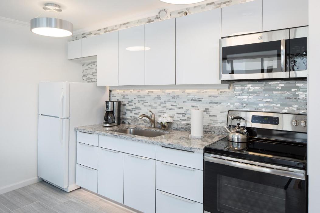 Waikiki Banyan Modern One Bedroom Free Parking Гонолулу Екстер'єр фото